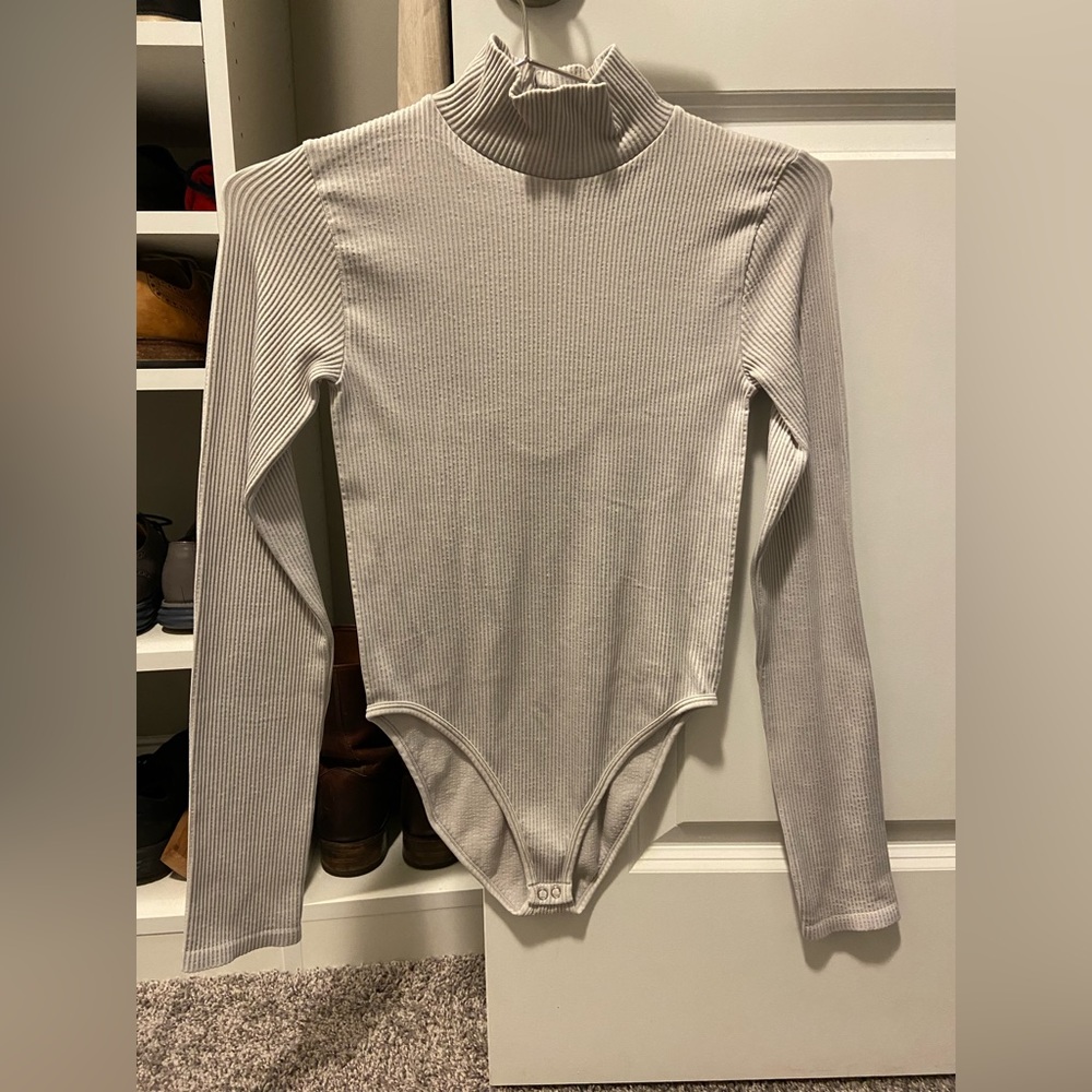 Never Worn Turtle-neck Keyhole Bodysuit Size S/M